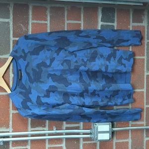 Banana Republic Fine Merino Wool Crew neck Blue Camo Sweater Size M Medium NICE